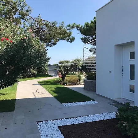 Super With Private Pool In Isola Albarella *
